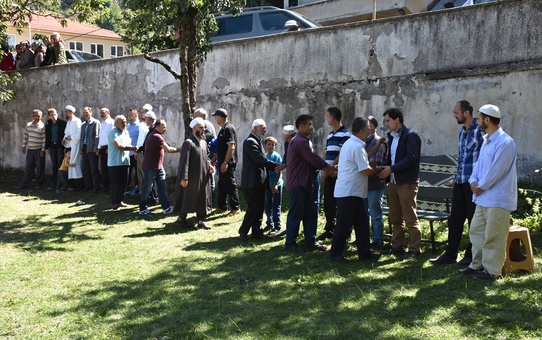 Sakarya'da Kamyonetin Uçuruma Yuvarlanması