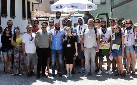 'Cenaze İşleri' Filmi Oyuncuları Turneye Çıkıyor!