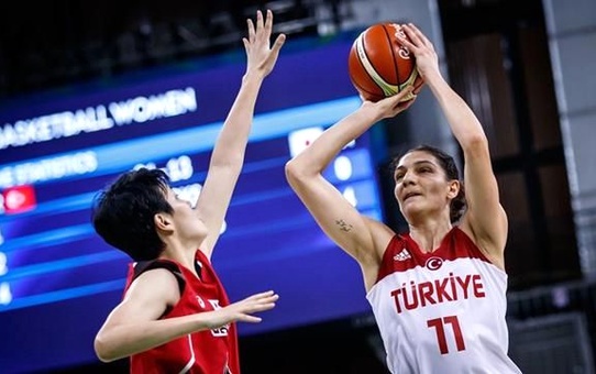 Nevriye Yılmaz'a Büyük Onur