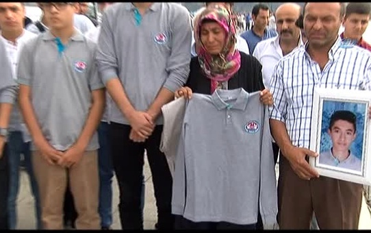 Furkan'ın Sınıf Arkadaşları Okul Kıyafetleriyle, Kaybolduğu Yerde Onu Bekledi