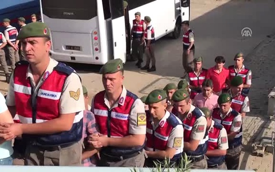 Tankçı Komutandan 'Ezin, Geçin' Talimatı