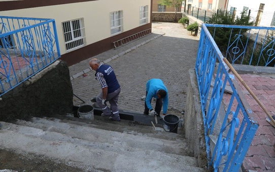 Dudu Şahin Tokluoğlu Ortaokulunda Çevre Düzenleme Çalışması