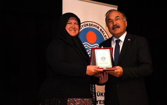 Büyükşehir Belediyesi Kadın Çiftçilerin Yanında