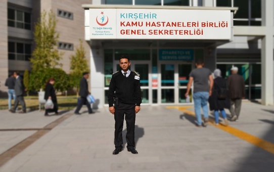 Güvenlik Görevlisinden İnsanlık Dersi