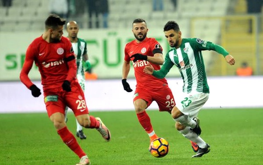 Bursaspor Sahasında Antalyaspor'u Ağırlıyor