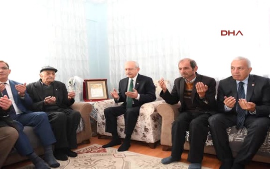 Bursa Kılıçdaroğu Şehit Uzman Çavuş Hüseyin Gençer'in Ailesini Ziyaret Etti