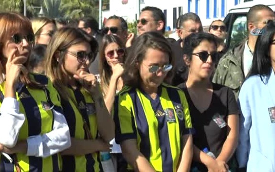 Ünlü Dj Gözyaşları İçerisinde Son Yolculuğuna Uğurlandı