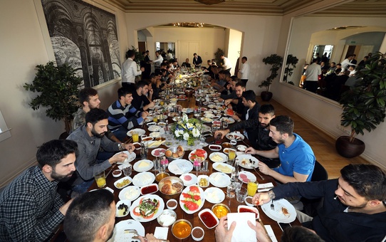 Fenerbahçeli Futbolcular Kahvaltıda Bir Araya Geldi