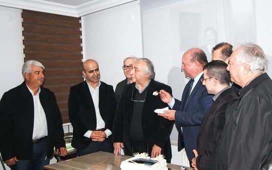 Gazeteci Yüksel Hançerli 50. Yılında Arka Plan'da