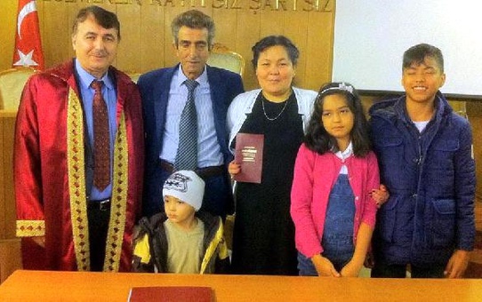 Zonguldaklı Müteahhit, Kırgızlı Savcı ile Evlendi