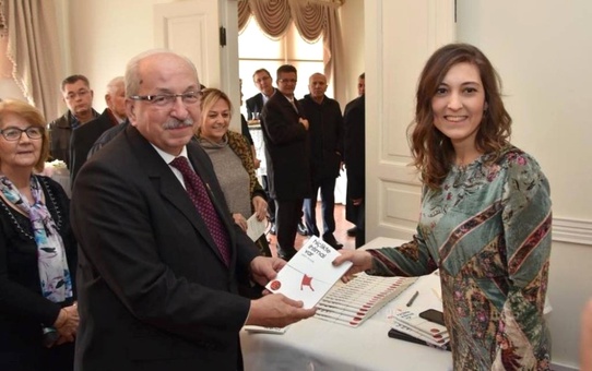 Başkan Albayrak Pelin Kıvrak'ın İmza Günü Etkinliğine Katıldı