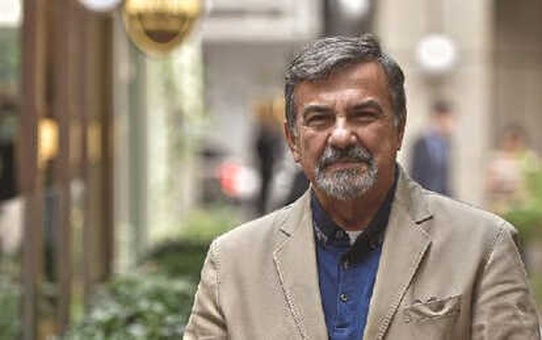 Prof. Dr. Hasan Köni: Birileri Sisteme Silah Sokuyor