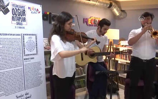 Yasaklanmış Özgür Kitaplar Sergisi' Açıldı