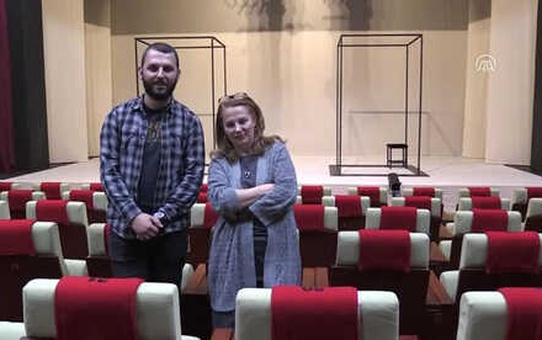 Dış Ses' Oyunu Erzurumlu Tiyatroseverler ile Buluşacak