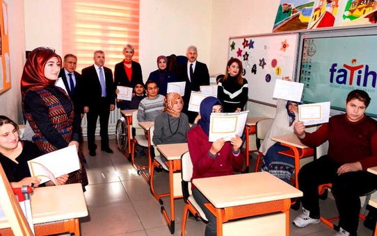 Konya'da Özel Öğrencilerin Karne Heyecanı