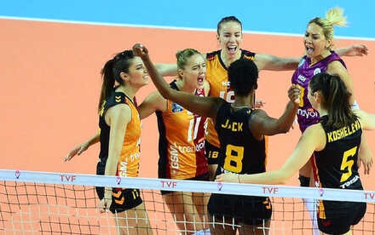 Galatasaray, Voleybolda Fenerbahçe'yi 3-0 Yendi