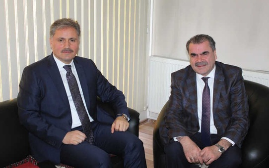 Başkan Çakır Türkiye Gazetesini Ziyaret Etti