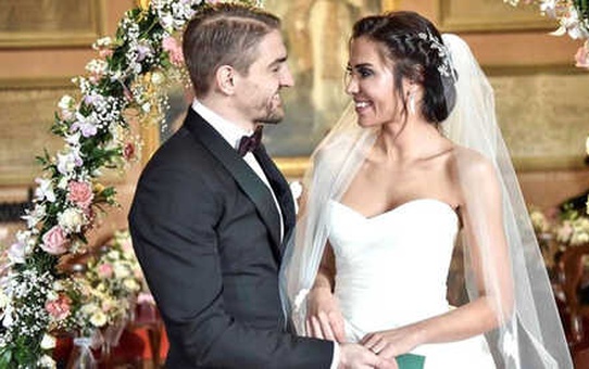 Caner Erkin ve Şükran Ovalı'dan Beklenen Haber Geldi! Çiftin Bebeği Olacak