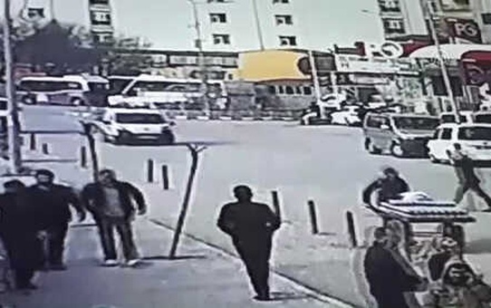 Motosiklet Kazası Güvenlik Kamerasında