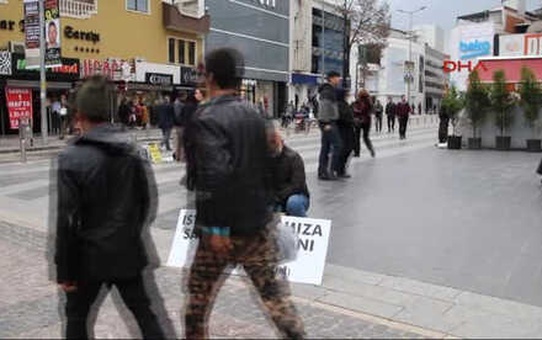 Düzce İstiklal Marşı'nda Ayağa Kalkmayan Mimara Tepki