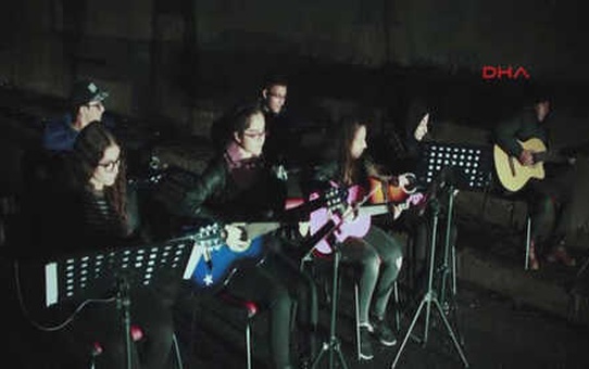 Rize-Çocuk Orkestrası 'Eye Of The Tiger'i Çaldı