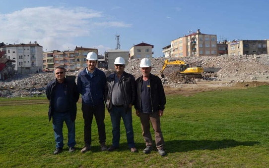Avni Aker'de Yıkım İşi Bitti, Hafriyatı Kaldı