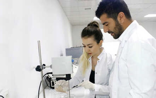 Türk Kimyagerler, Mehmetçik İçin Kanı Durduran Sargı Bezi, Yaraları İyileştiren Jel Üretti