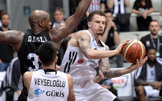 Beşiktaş Sompo Japan: 58 - Sakarya Büyükşehir Belediyespor: 71