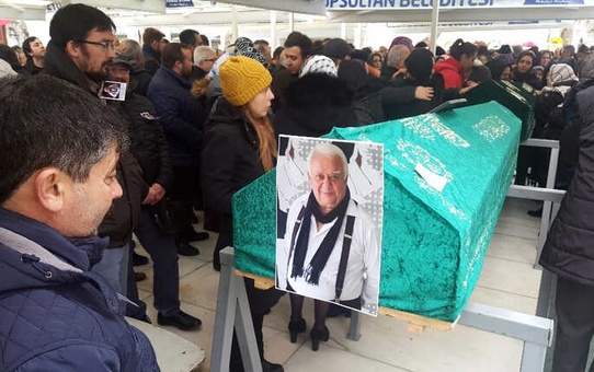Usta Oyuncu Ercüment Balakoğlu Son Yolculuğuna Uğurlandı