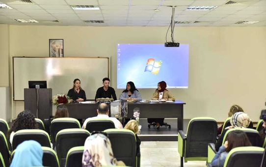 Mezunlar Söyleşisi' İsimli Etkinlik Saü'de Düzenlendi