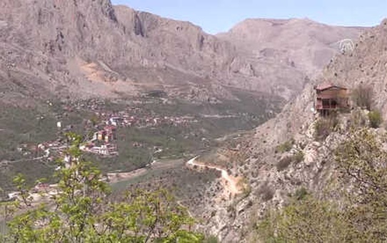 Kemaliye'nin Kayalıklarında Ev Hayali Şehrin Sembolü Oldu - Erzincan