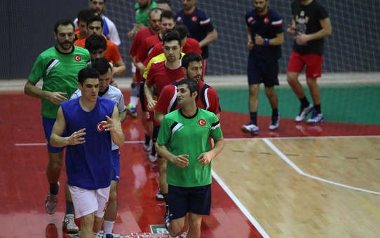 Karşıyaka 'Milli Takımı' Ağırlıyor