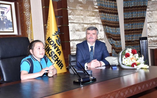Akyürek, Makamını 4. Sınıf Öğrencisine Devretti