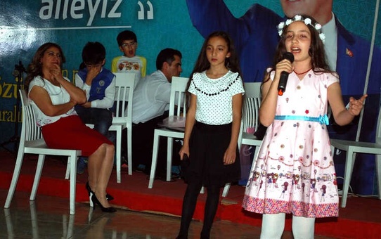 İlkokul Öğrencilerinden Şiir Yüklü Gece