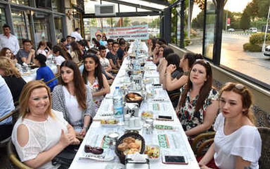 Festival Delegasyonu Yemekte Ağırlandı