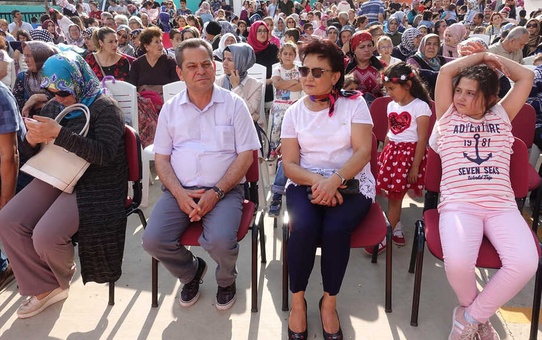 İlkay Gündoğan, İzmir'de Kütüphane Yaptırdı