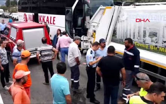 Muğla Yolcu Otobüsü Işıklarda Bekleyen Çöp Kamyonuna Çarptı: 9 Yaralı
