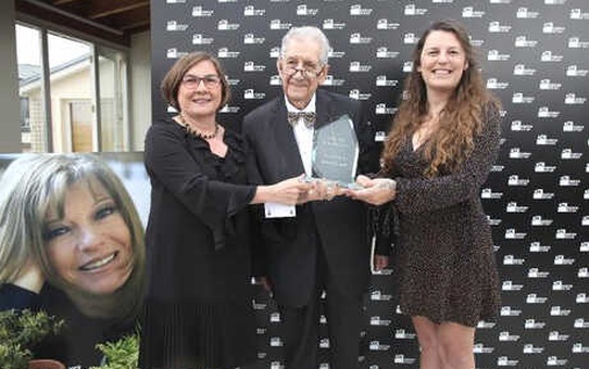 Duygu Asena Roman Ödülü Oylum Yılmaz'a Verildi