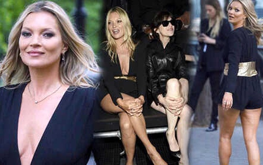 Kate Moss Verdiği Pozla Defilenin Önüne Geçti