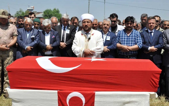 PKK'lı Teröristlerce Şehit Edilen Nurettin Karadeniz Gözyaşları Arasında Toprağa Verildi