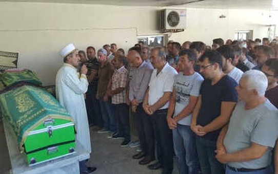 Mahalle Sakinlerinden 'Alkollü Sürücüler Araç Kullanmasın' Kampanyası