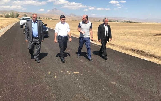 Kaymakam Sarı, Köy Yollarında İncelemede Bulundu