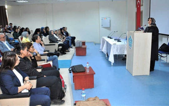 Neü'de Toplumsal Cinsiyet Okumaları Semineri