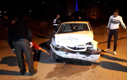 Kardeşlerin Kullandığı Otomobiller Çarpıştı: 9 Yaralı
