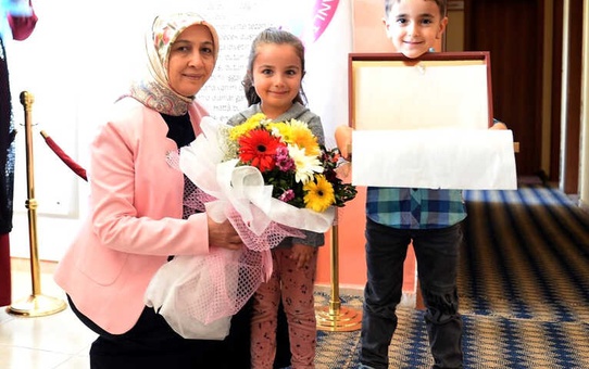 Nilgün Azizoğlu, Karayazı'da Çocuklarla Bir Araya Geldi