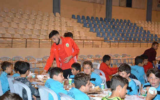 Korkuteli Belediyespor'da Kaynaşma Yemeği