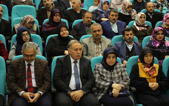 Artvin'de 'Aile Okulu' Semineri Düzenlendi