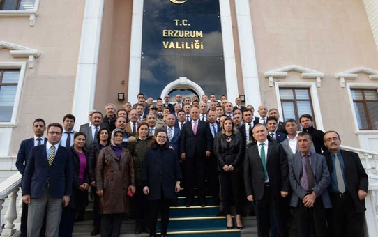 Vali Seyfettin Azizoğlu'ndan Veda Mesajı: 'Her İnsana Erzurum'a Vali Olarak Hizmet Etmek Nasip...