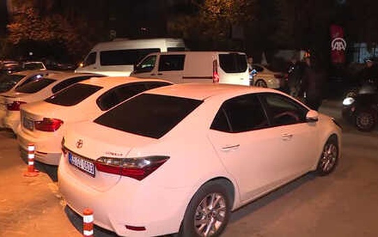 CHP Önündeki 'İşimi Geri İstiyorum' Eylemi