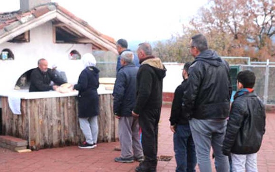 20 Yıldır Yaptıkları Ekşi Mayalı Köy Ekmeği Gelir Kapıları Oldu
